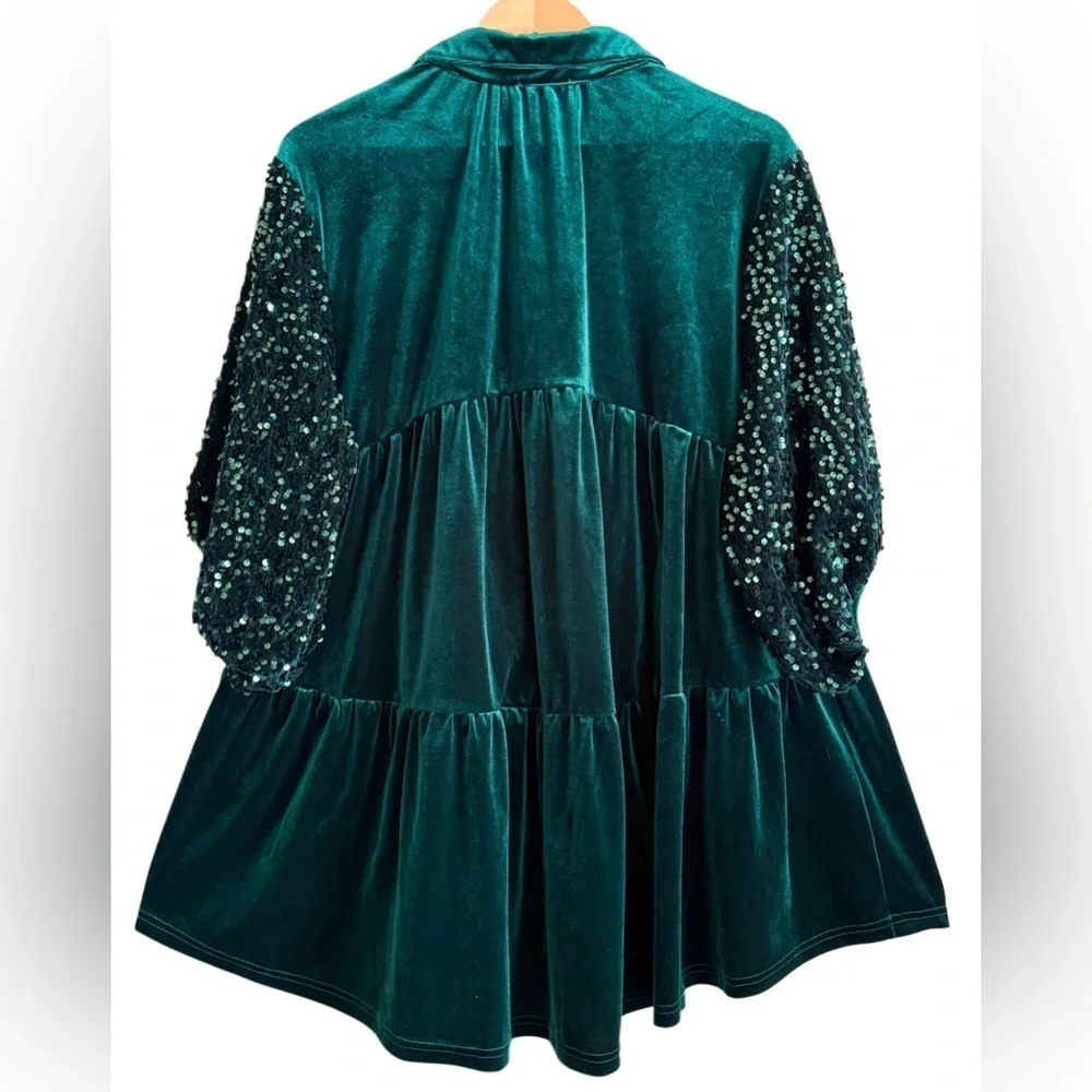 UMGEE Feminine Emerald Green Velvet Sequins Tiered Back Button Down Tunic S NWT